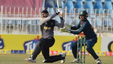 Shoaib Malik become first Asian to score 10000 runs in T20 Cricket