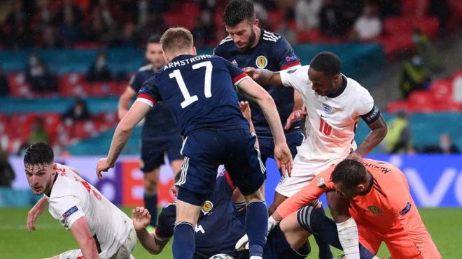 UEFA Euro 2020: Goalless battle at Wembley between England and Scotland