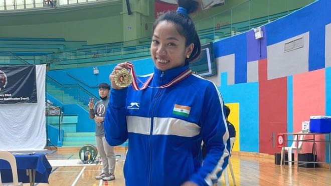 Mirabai Chanu qualifies for the 2022 Commonwealth Games through a golden lift