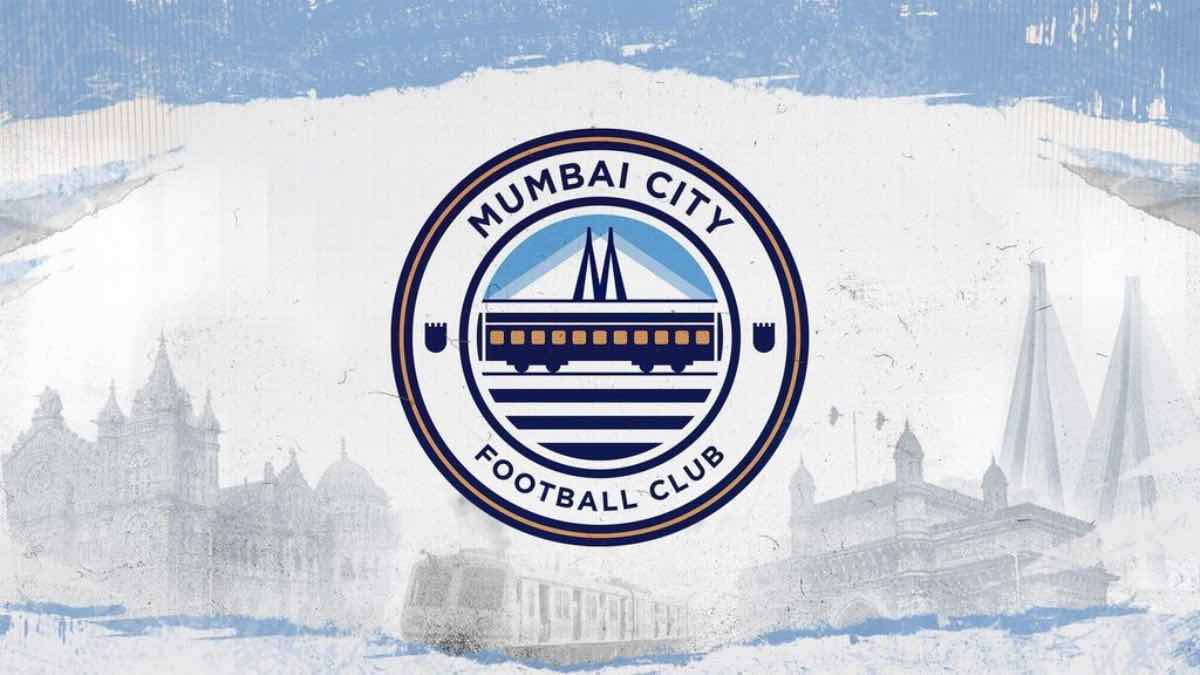 You are currently viewing ISL 2023-24: Mumbai City FC unveil new club crest; also unveiled home kit